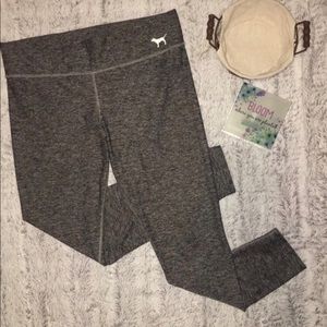 🌸VS PINK LEGGINGS🌸 Size large gray leggings🌸